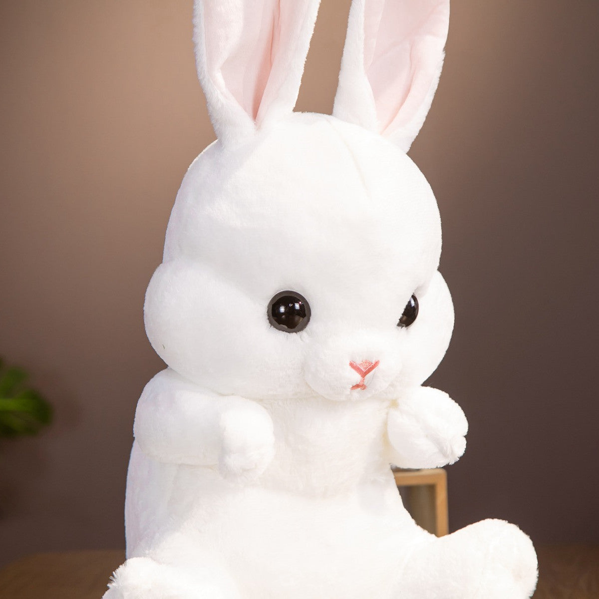 Lapin en peluche doux et longues oreilles