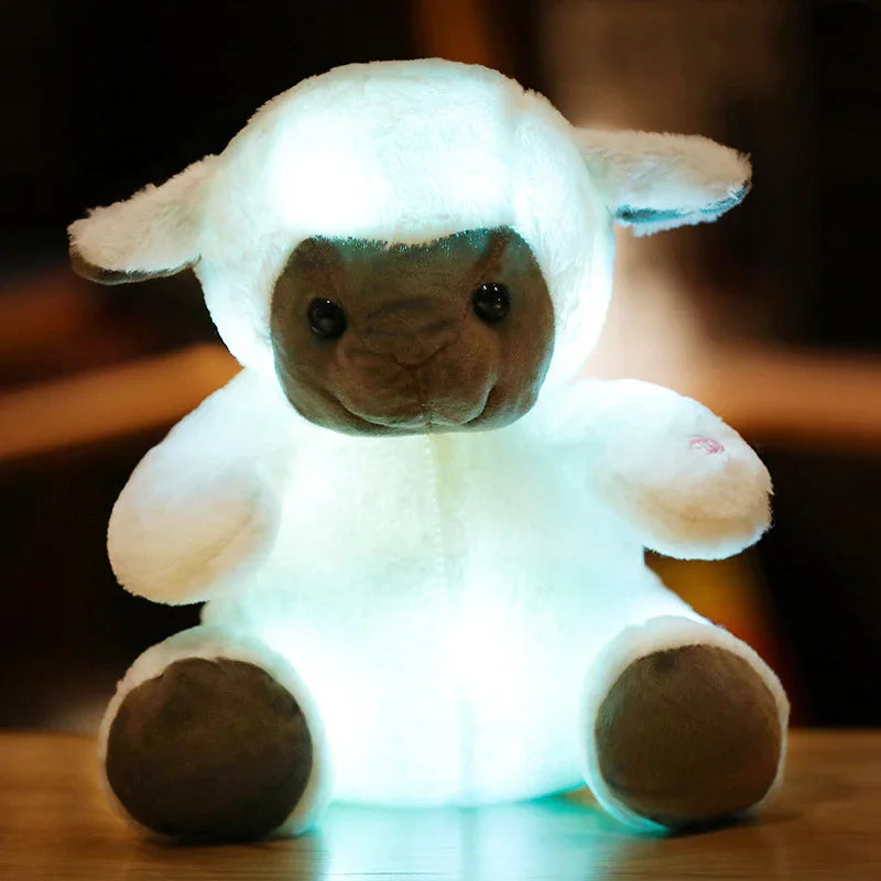 Peluches lumineux agneau blanc avec visage brun, décor doux et ambiance chaleureuse